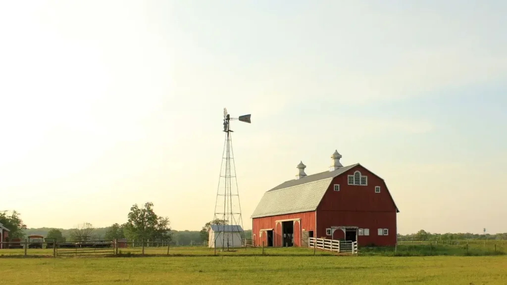 A barn in Indiana, including best marathons like Carmel, Monumental, and Mill Race.