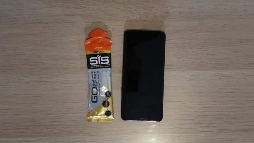 A phone and a gel, which is the most I could comfortably fit in the SIPbelt.